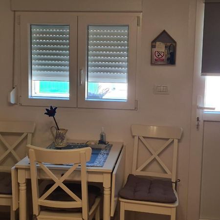 Studio Apartman Loreta Cres Exterior photo