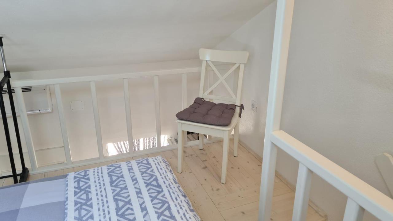 Studio Apartman Loreta Cres Exterior photo